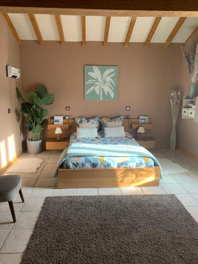 Chambre Salon Independant, Salle De Bain Wc Prives, Jardin Prive, Piscine Partagee Pres D'Un Lac Мениль-Сен-Пер Экстерьер фото